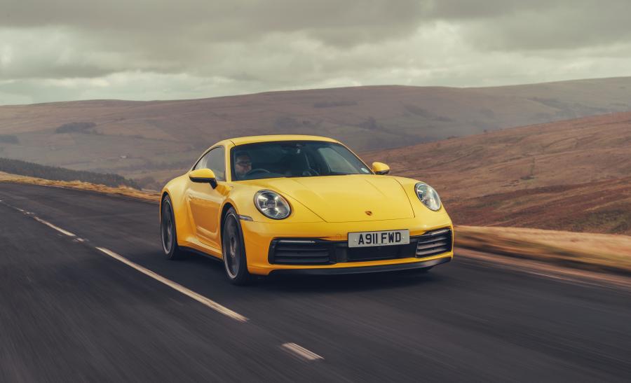  Porsche 911 Carrera 4S (992) 2019 года  (UK) (фото 22 из 40)